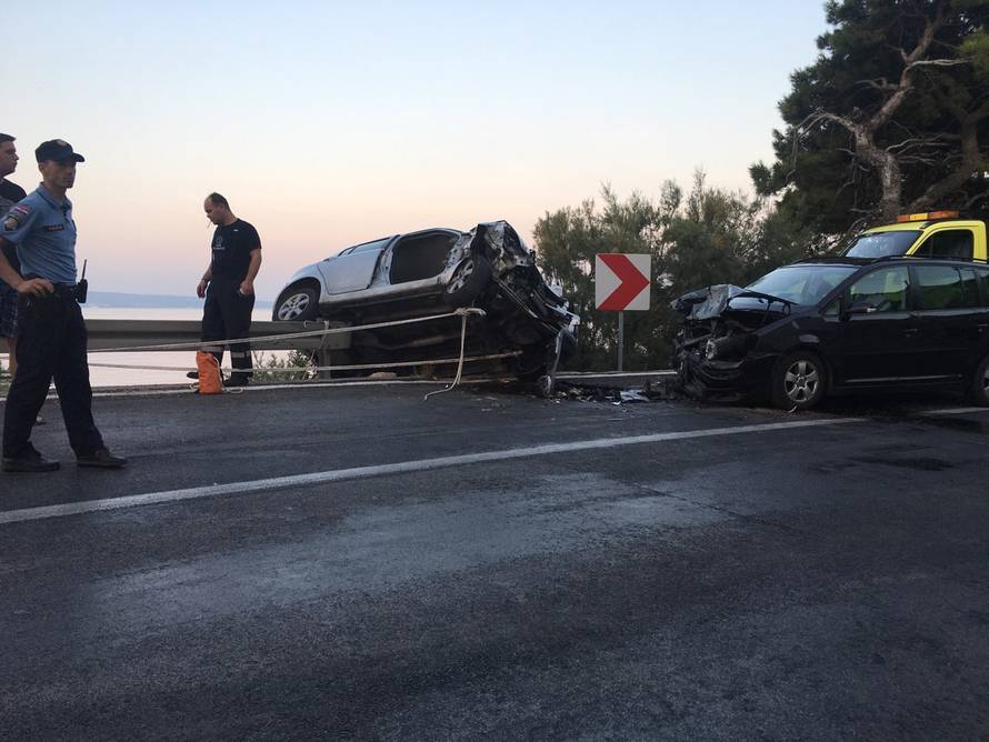 Sudarila se dva auta u Dugom Ratu: Četvero ljudi ozlijeđeno