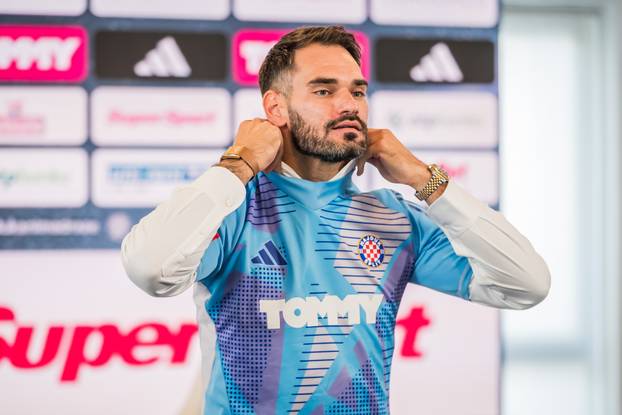 Split: Predstavljen novi Hajdukov igra&ccaron; Ivica Ivu&scaron;i&cacute;