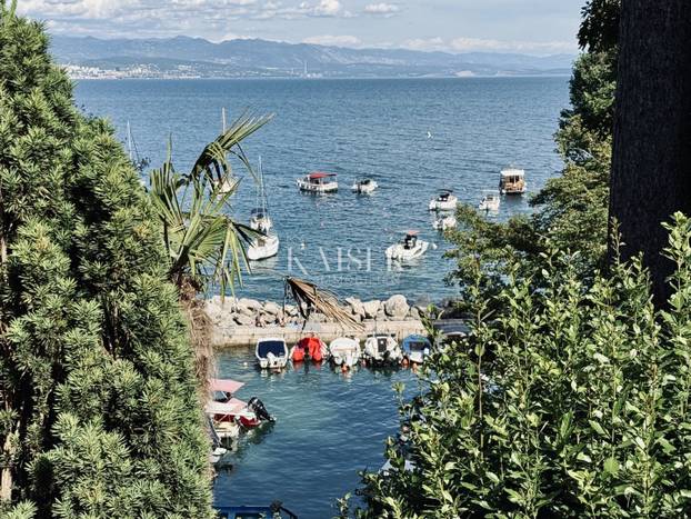 FOTO U Opatiji 13 kvadrata u suterenu prodaju za 129.000 €! Krevet je u kuhinji, a tu je i wc