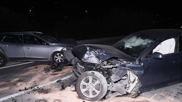 Split: U prometnoj nesreći na križanju Solinske ulice i Vranjičkog puta sudjelovala dva osobna vozila, ima ozlijeđenih