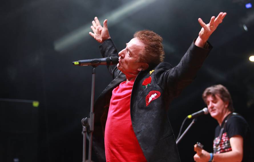 Frankfurt: Prljavci rasplesali publiku u Faraport areni