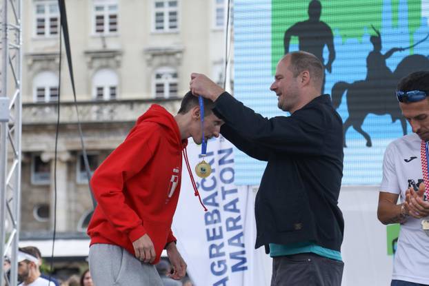 Dodjela medalja na 32. Zagrebačkom maratonu