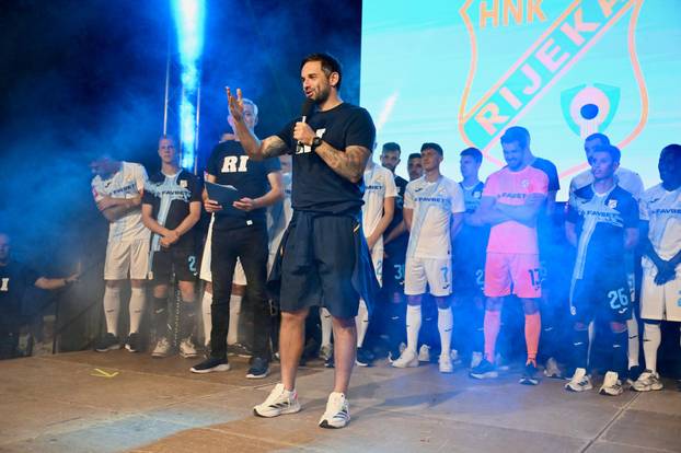 FOTO Euforija u Rijeci ne staje! Pogledajte kako je izgledalo predstavljanje novih dresova