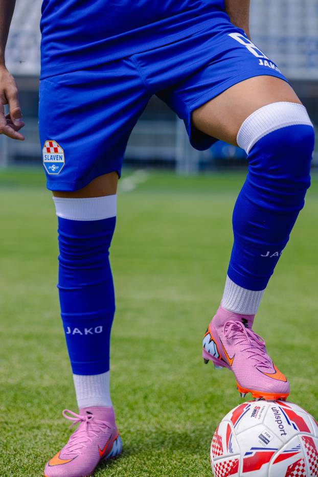 FOTO Slaven Belupo predstavio nove dresove i oduševio: 'Novi dresovi, za pobjednike krojeni'