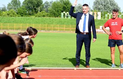 Erste Plava liga prvi put održana u Sisku, uz znak za start gradonačelnika Orlića