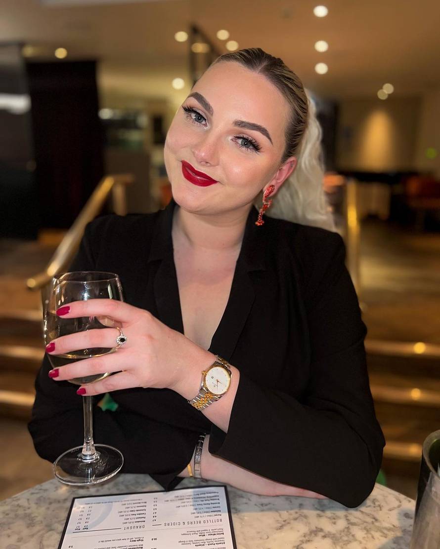 'Nekad sam bila jako nesigurna zbog podbratka, a danas zbog toga imam milijune pratitelja'