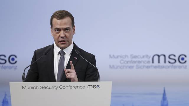 Medvedev: Za novi Hladni rat Rusije i Zapada kriv je NATO