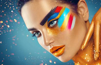Kreativan make-up: Predivna stilska igra pojačana laticama