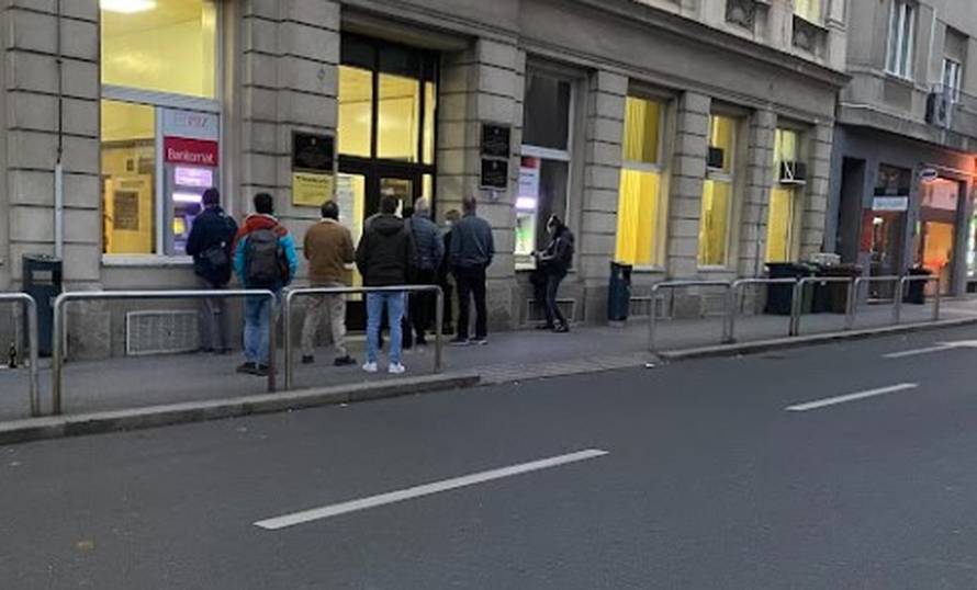 Ispred zadarske gradske uprave došlo do naguravanja, u Slanom 16 radnika bojkotiralo potvrde