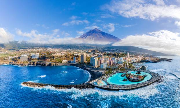 Aerial,View,With,Puerto,De,La,Cruz,,In,Background,Teide