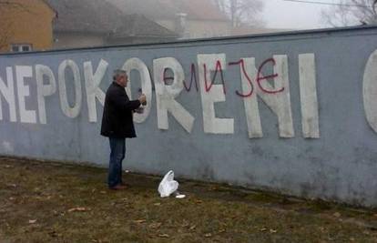 Nova srpska sramota: Delije su išarale legendarni osječki grafit