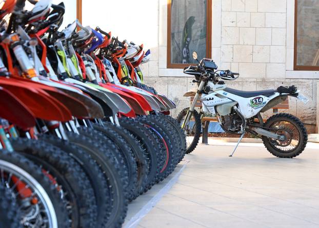 Primošten: Motociklisti?ka manifestacija Krka Enduro Raid privukla više od 500 natjecatelja iz cijele Europe 
