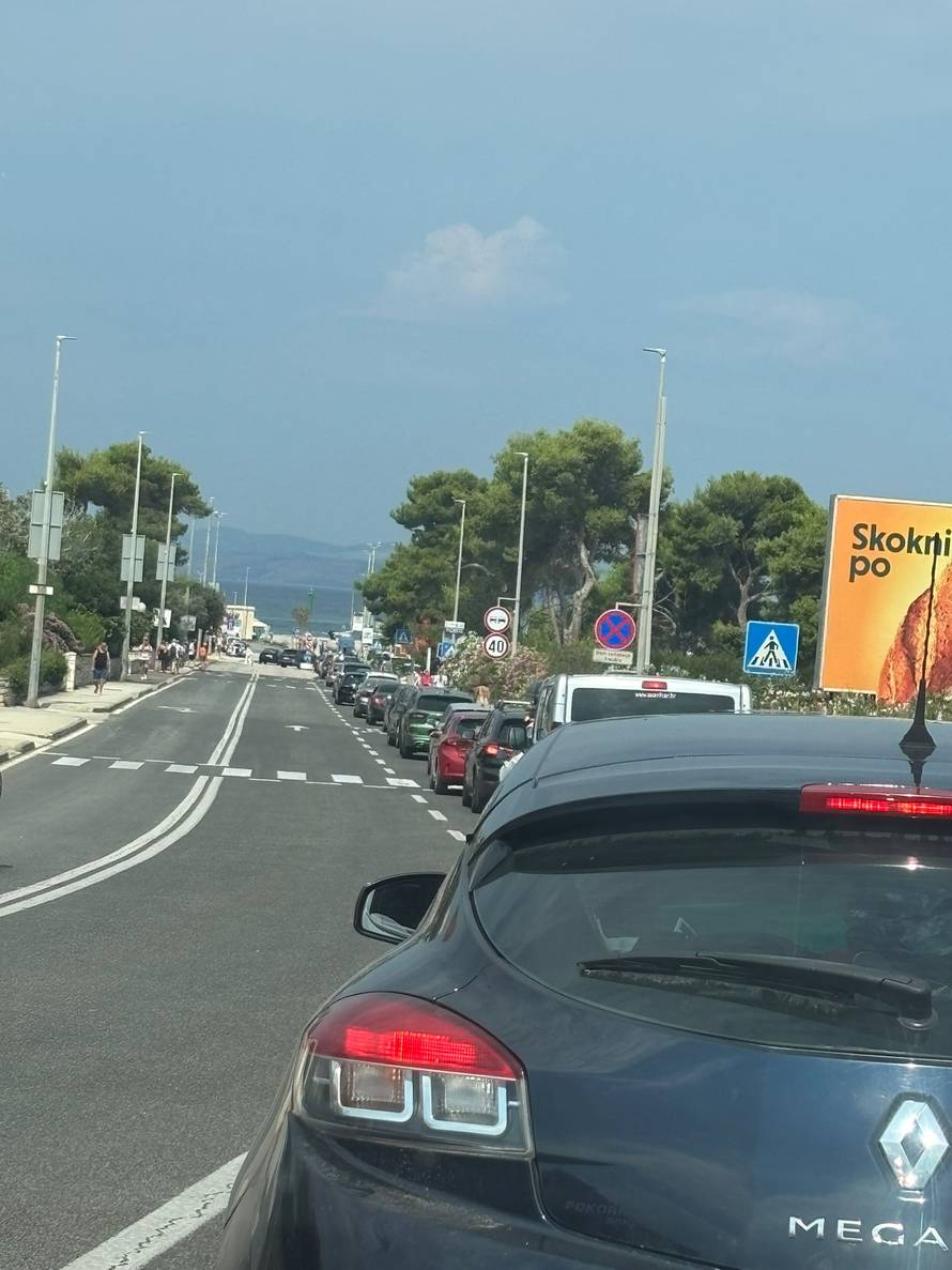 FOTO Gužve na autocestama: Kod Bosiljeva kolona od pet km