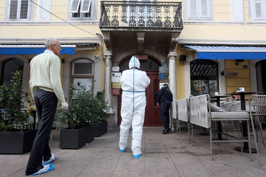 Rijeka: Žena umrla na stubištu, u stanu pronađen muškarac s ozljedama vrata