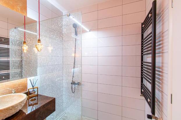 FOTO Jeste li znali da u Zagrebu možete unajmiti stan za BDSM? Pogledajte što se nudi unutra