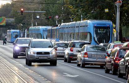 Snimit će i ako vozite i pričate na mobitel ili ako niste vezani