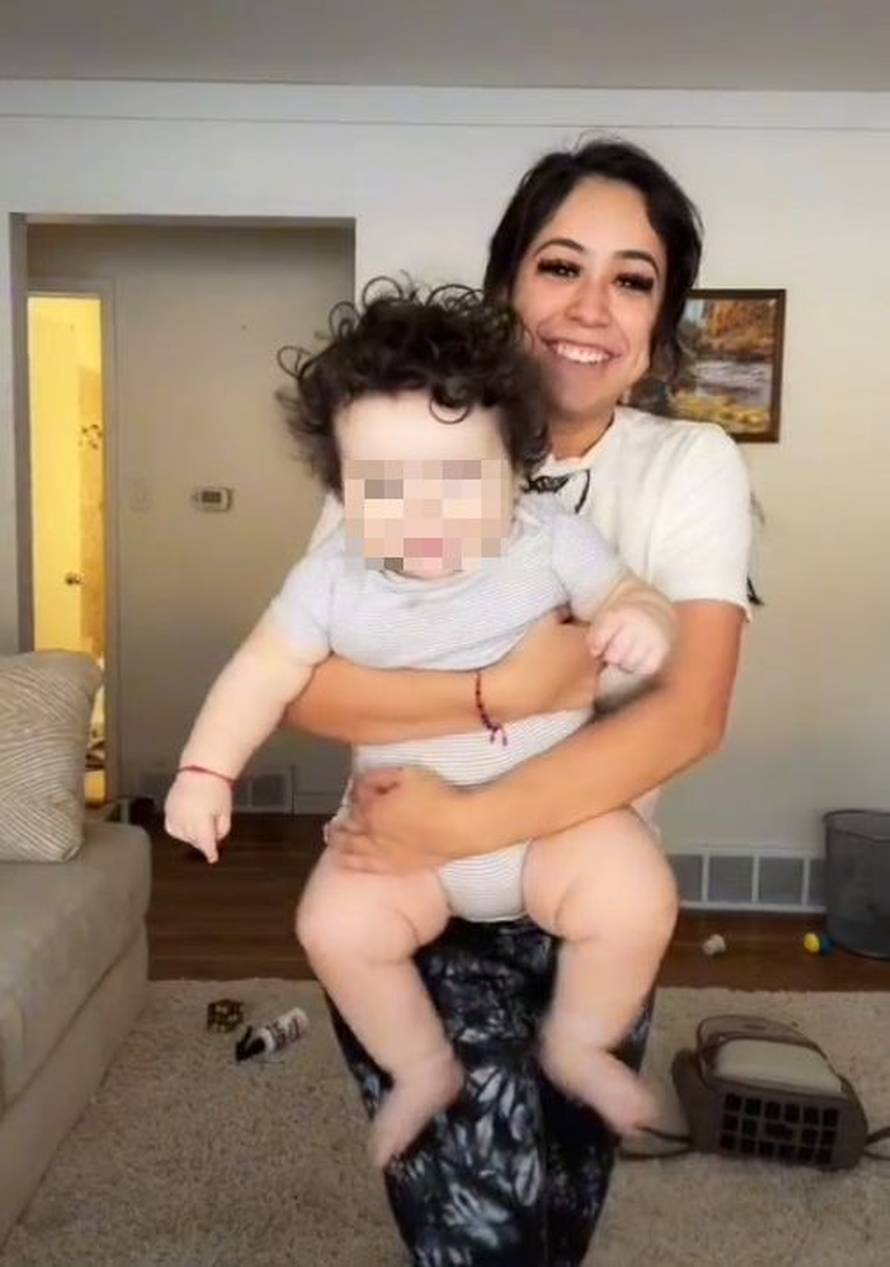 'Beba mi je toliko velika da ljudi misle da ga šopam hranom, a on nema još ni godinu i pol'