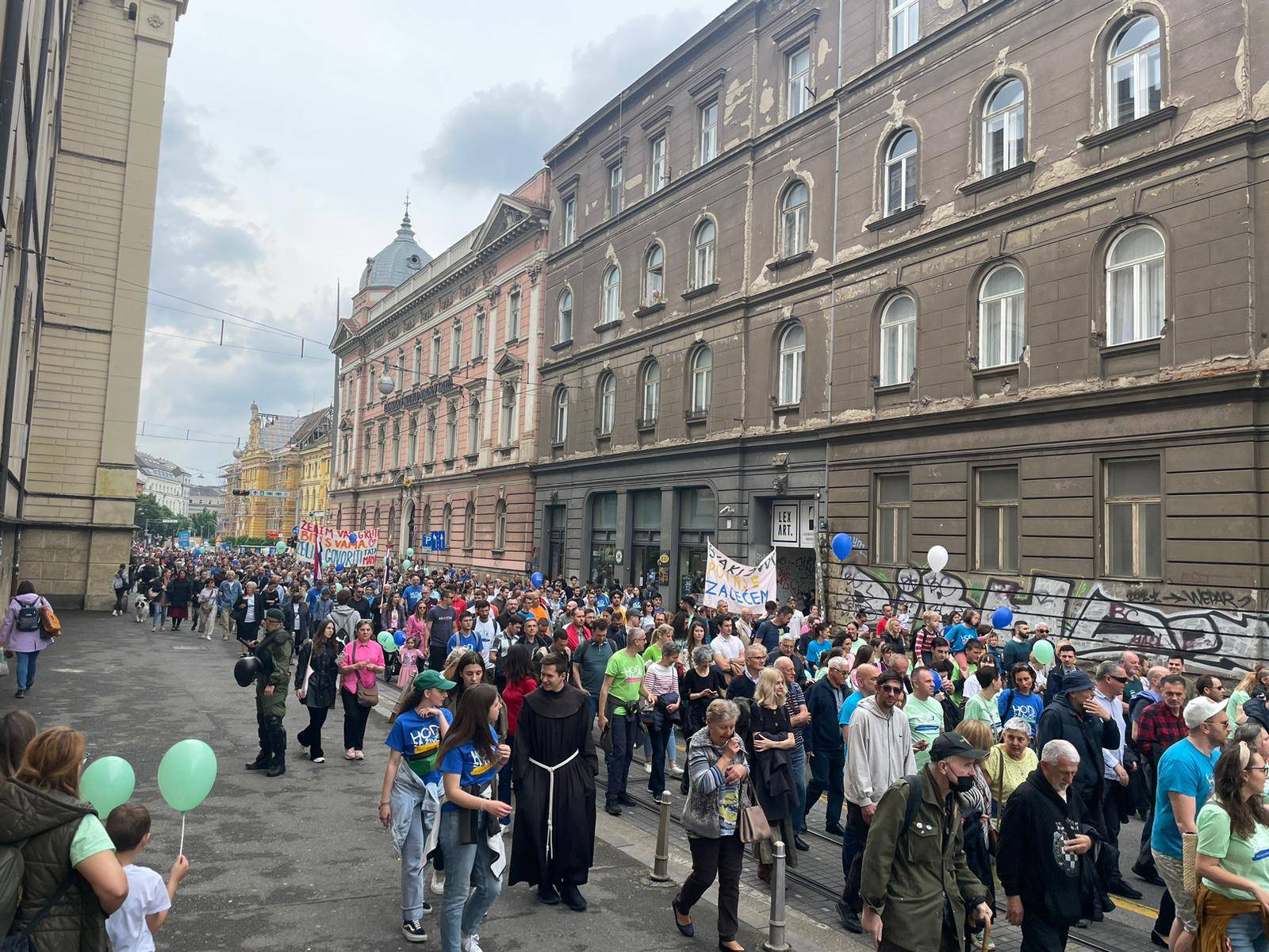 Hod za život završio je na Ribnjaku nakon blokade žena