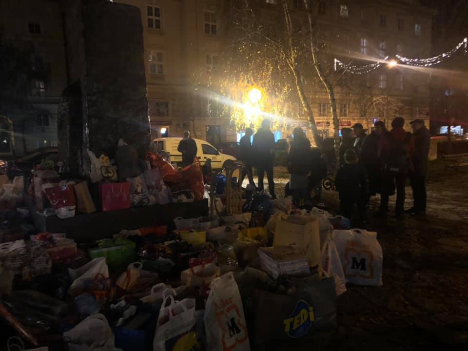 Mališanima u Glini ipak stižu darovi, prikupili ih dobri ljudi