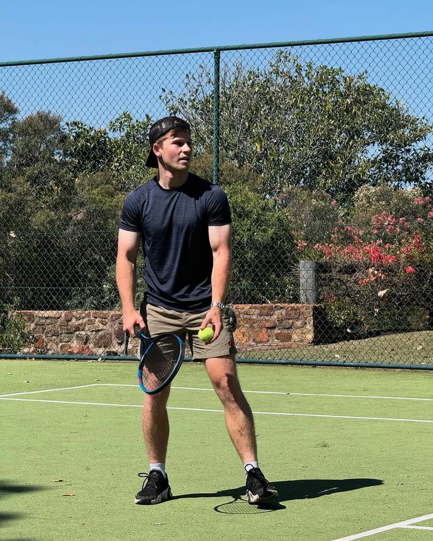 Melem za oči! Sin legendarnog lovca na krokodile pokazao je pitona: Djevojke, slobodan sam