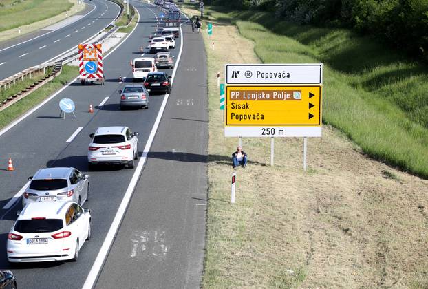 Gužva na autocesti A3 zbog prometne nesreće u kojoj je poginulo nekoliko osoba