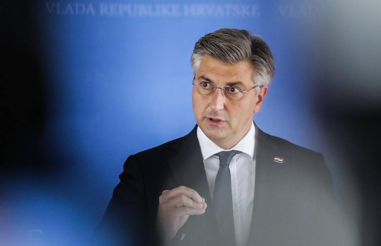 Plenković: 'Razmišljamo o covid-potvrdama u socijalnom sektoru, dok u školama još ne'