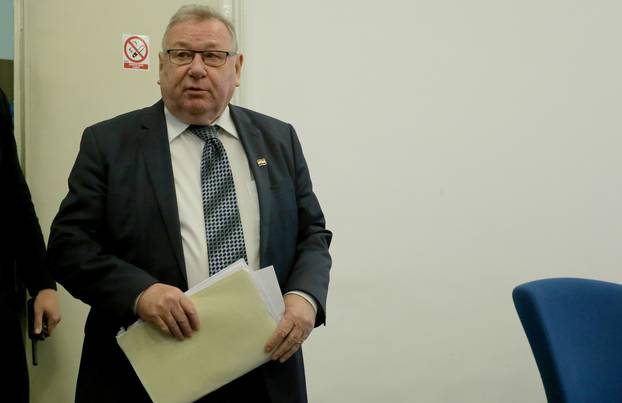 Zagreb: Manolić i Šeks svjedočili na suđenju Branimiru Glavašu