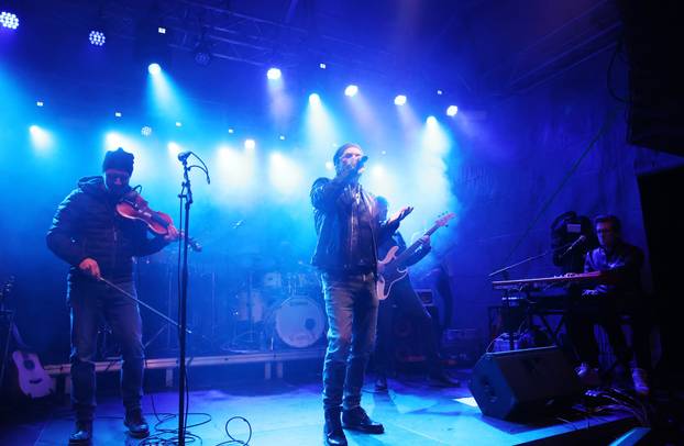 Šibenik: Koncertom Gibonnija započela 10. Adventura