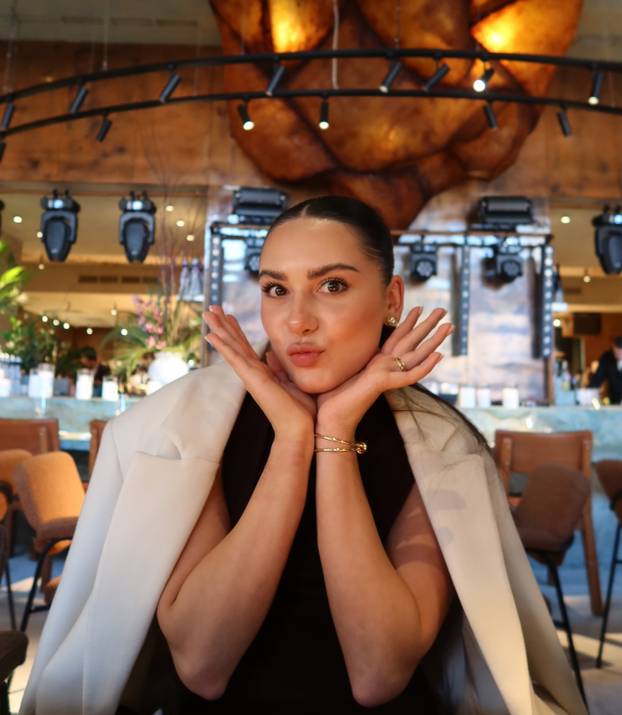 FOTO Putinova ljubimica imala je velike planove. Morala je na operaciju i tu joj je počeo pakao