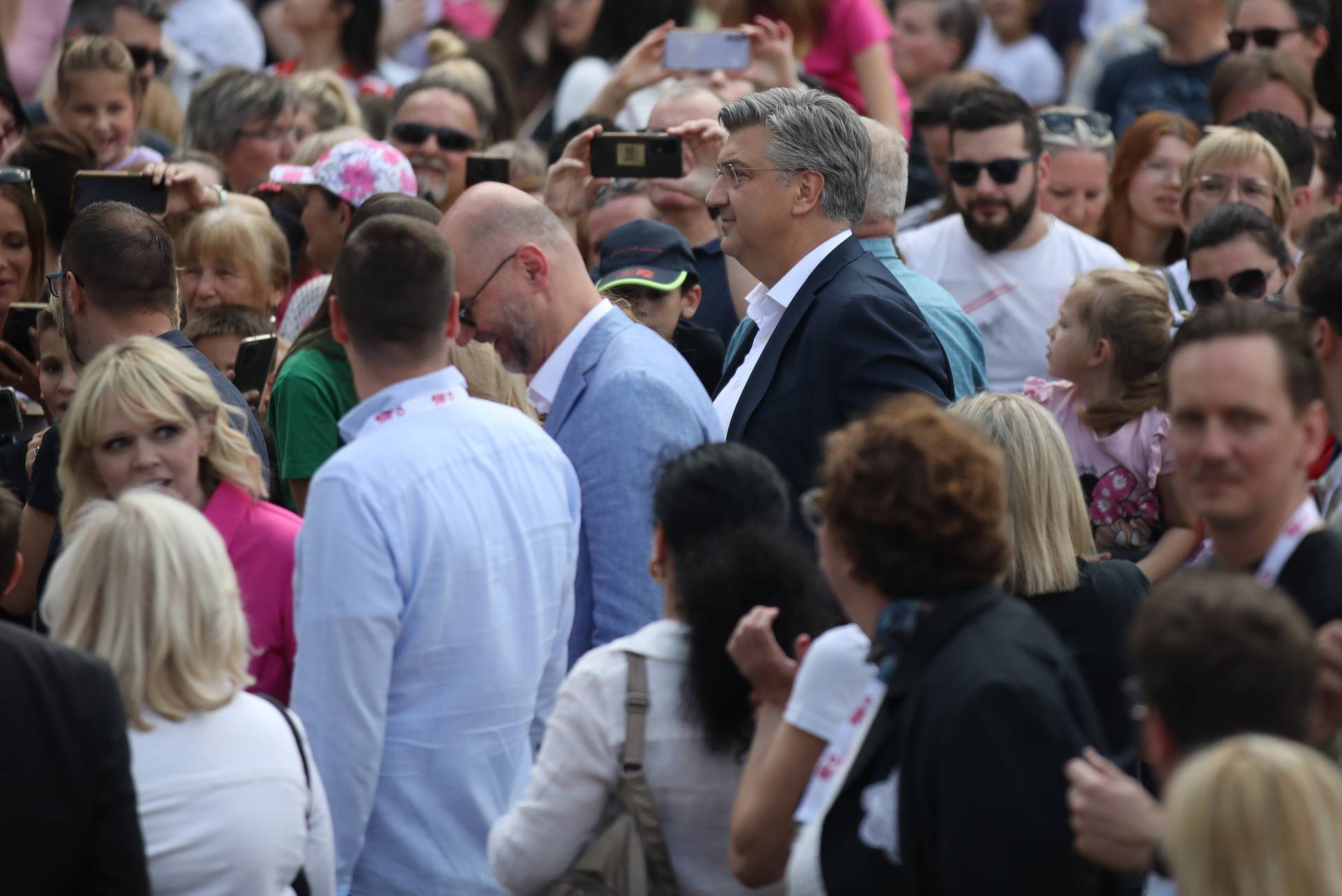 Zagreb: Premijer Plenković na dočeku  Baby Lasagne