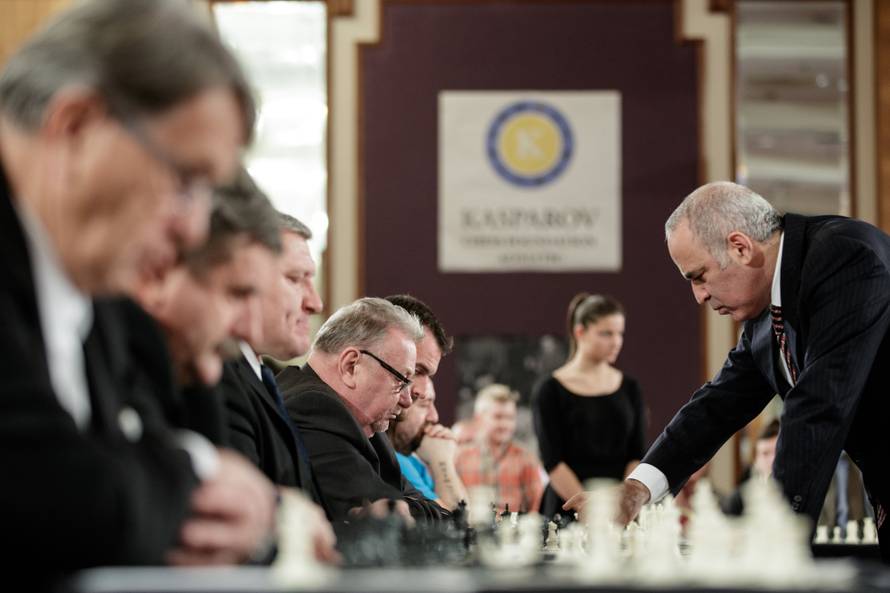 Ćiro, Šeks i Martin pokušali se suprotstaviti Gariju Kasparovu