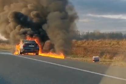 Buktinja na autocesti kod Starog Petrovog Sela. HAK: 'Molimo vozače za oprez'