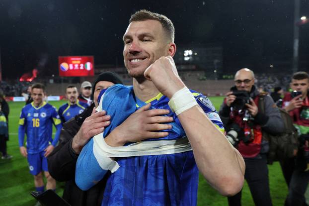 FIFA World Cup - UEFA Qualifiers - Finals - Bosnia and Herzegovina v Italy