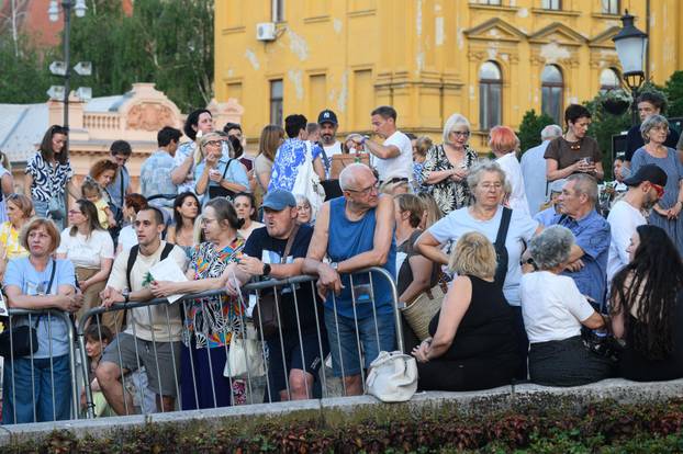 Zagreb: HNK završio kazališnu sezonu koncertom "Devedesete – godine koje pamtimo"