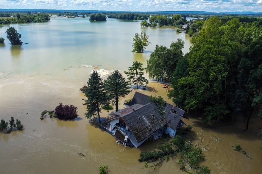 Dramatična borba s poplavama: Voda uništila kuće kod Šoderice