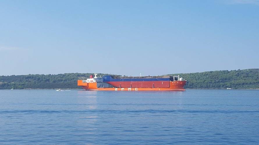 Izgradili ga u Trogiru: Pramac ledolomca krenuo za Helsinki