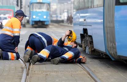 Prometni kaos u Zagrebu: Tramvaj iskočio iz tračnica