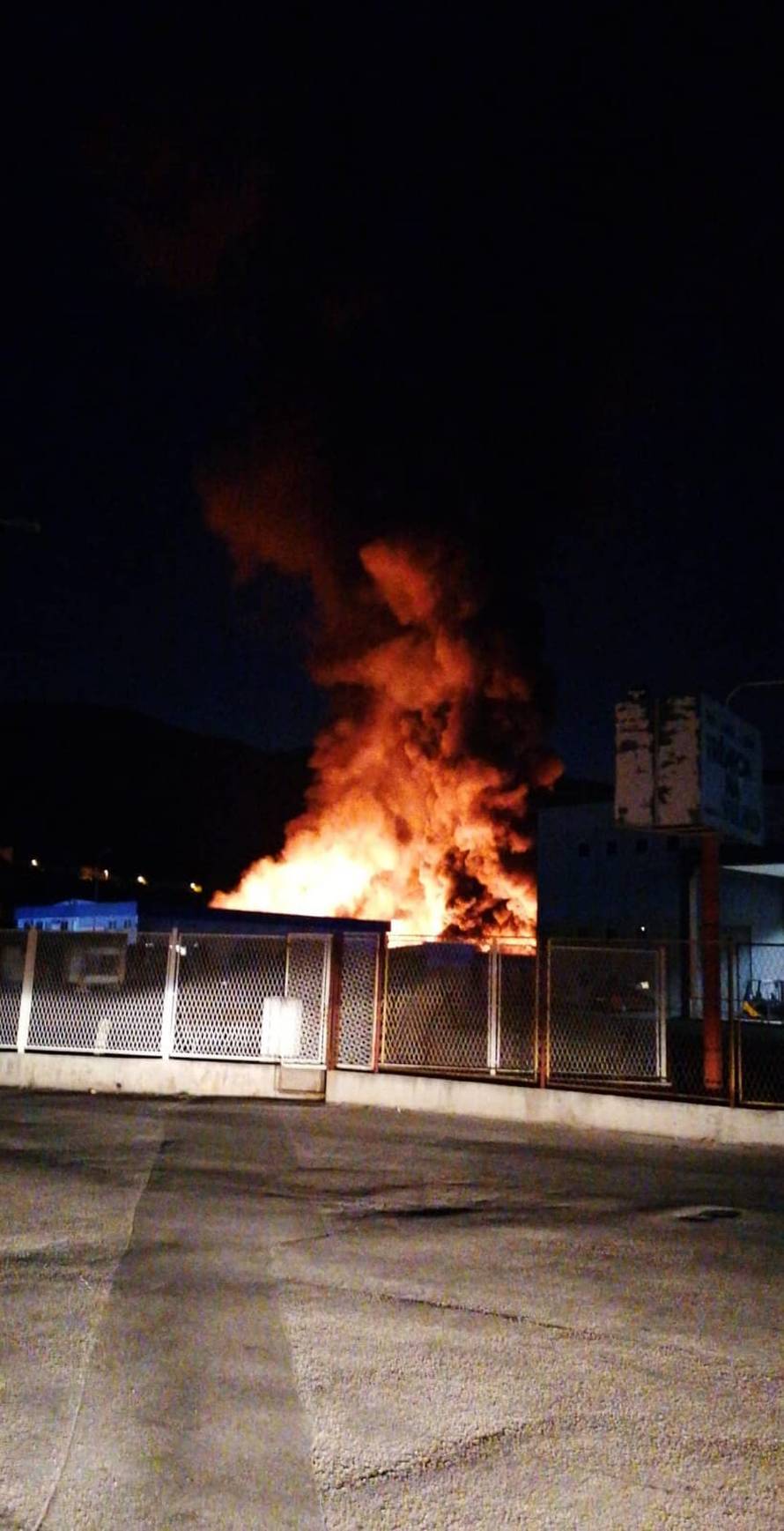 'Plamen je bio toliko velik da su neki pomislili da gori skladište'