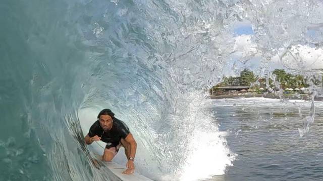 Poznati brazilski surfer poginuo na treningu. Poklopio ga je val