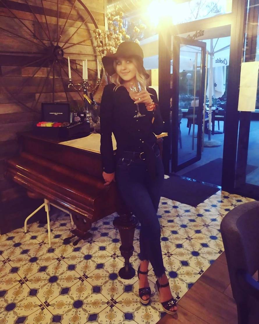 Nadia: 'Žena treba biti ribetina. Slatke domaćice zovu ku*vama'