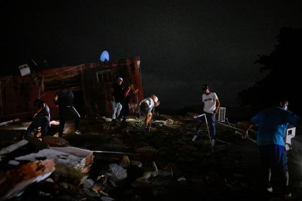 Aftermath of earthquakes in La Guaira