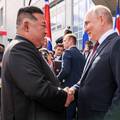 FOTO Kim Jong Un od Putina je dobio luksuzni tenkić: 'Ma bježi, Trumpe, imam novog prijatelja'