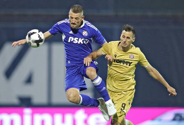 Dinamo i Hajduk u utakmici Superkupa na stadionu u Maksimiru