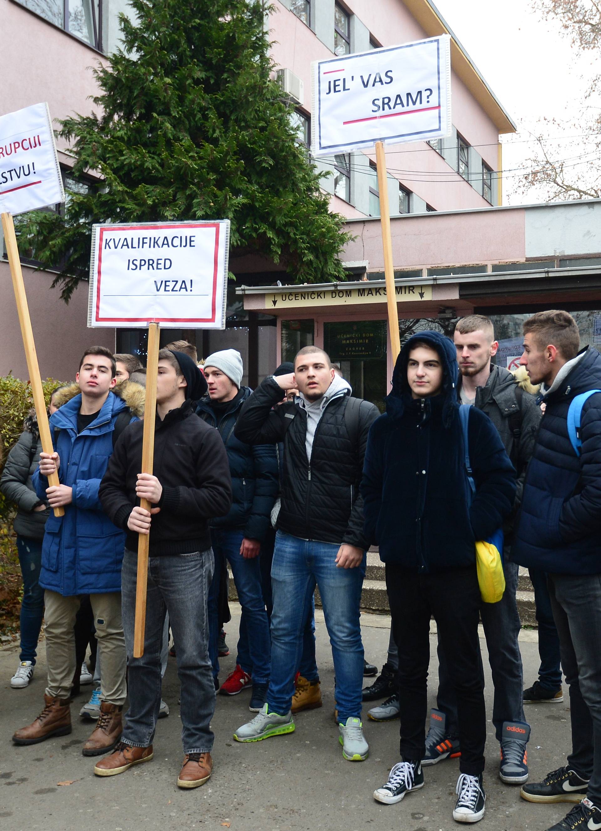 U školu stiže inspekcija: 'Novi profesor je ravnateljev prijatelj'