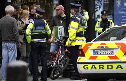 U autobusu za Dublin pronašli bombu, drugi paket bio lažan