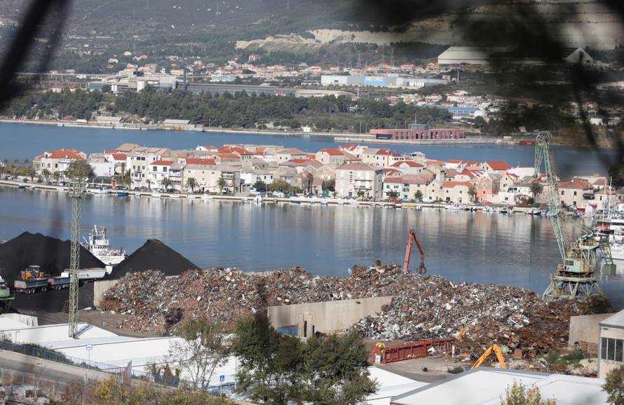 'Azbest nas ubija već godinama, zasuti smo ugljenom prašinom, sad dovode i naftne terminale'