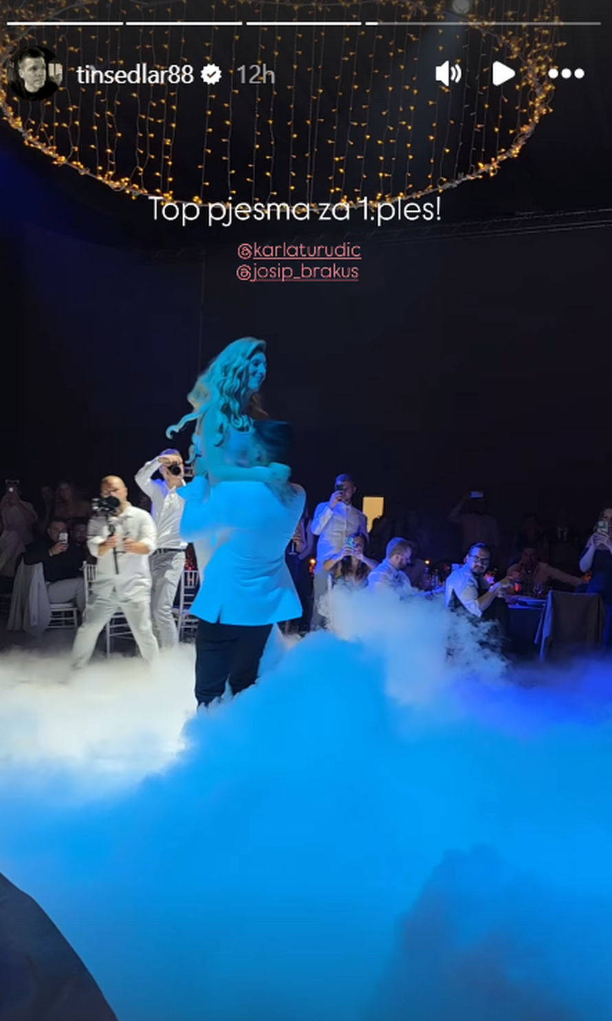 Zvijezda serije 'San snova' prije svadbe ozlijedila zglob, ali slavlje nije stalo: 'Dobar sam'