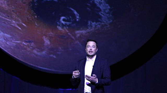 SpaceX CEO Elon Musk unveils his plans to colonize Mars during the International Astronautical Congress in Guadalajara