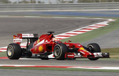 Usporedite novi bolid Ferrarija F14T s njegovim prethodnikom