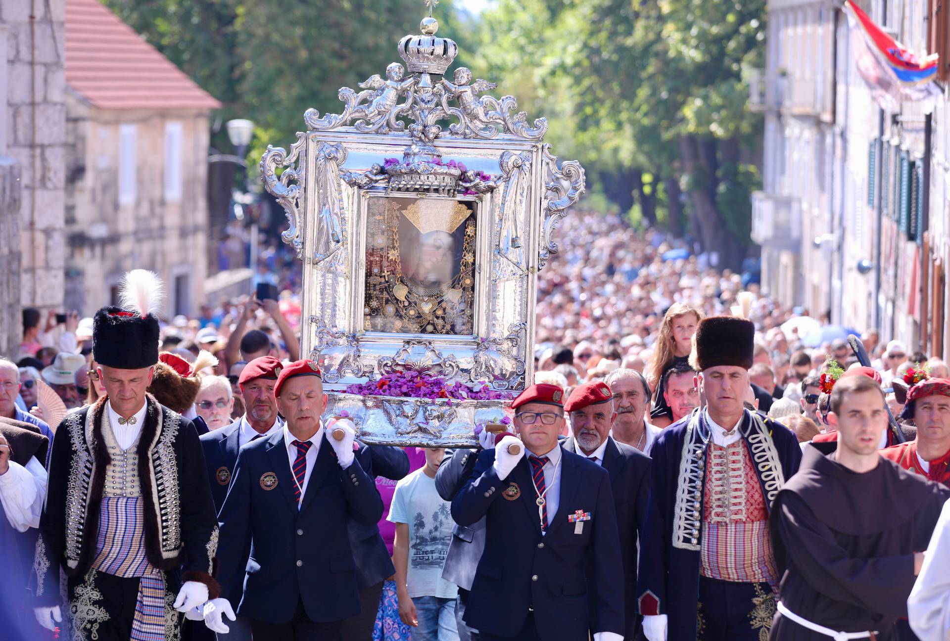 Sinj: Procesija i misa povodom blagdana Velike Gospe